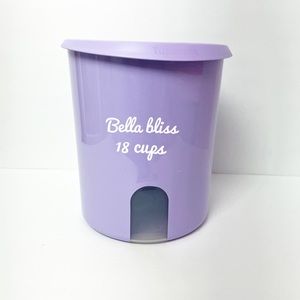 Tupperware one touch canister